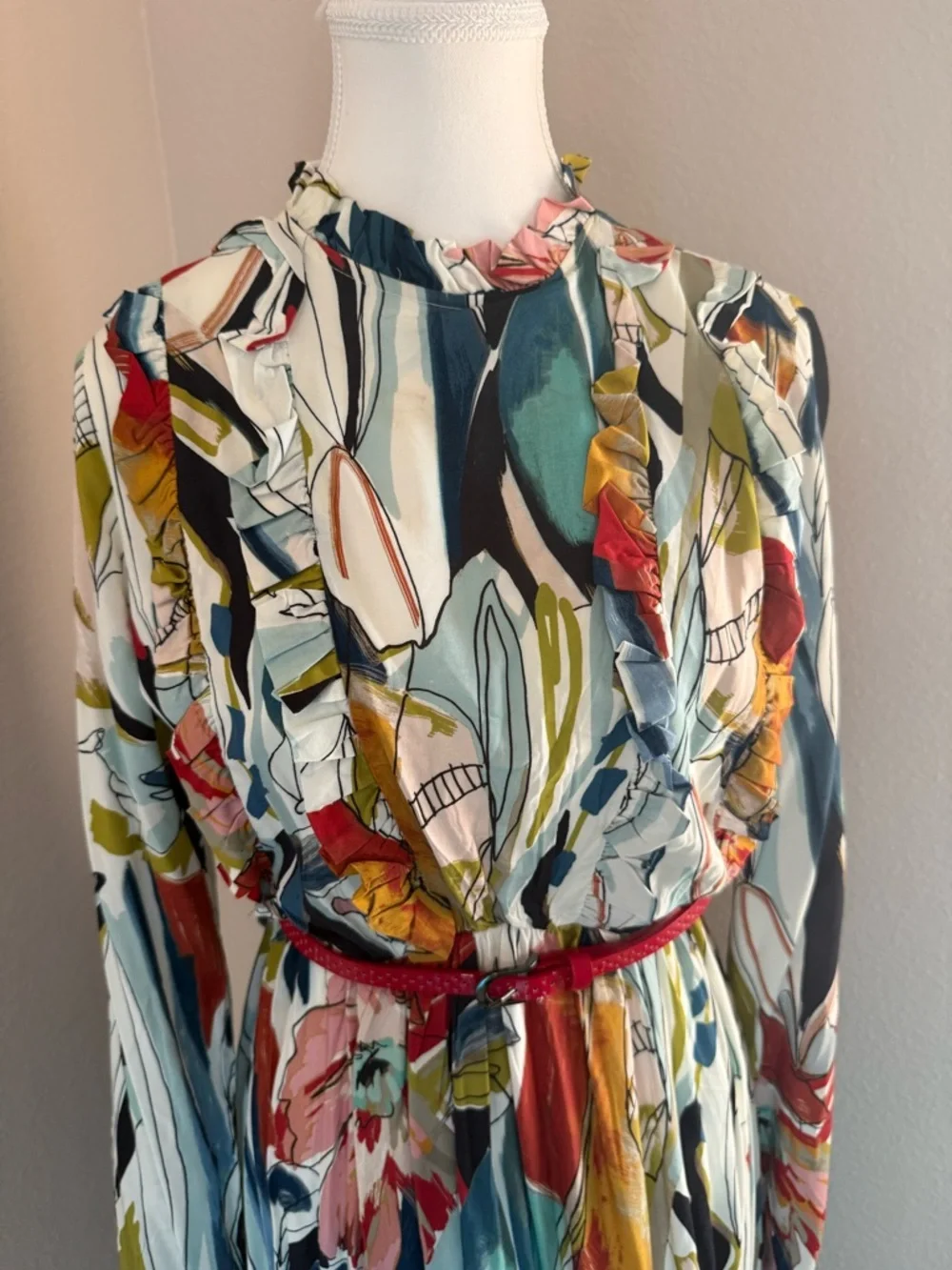 Elegant Floral Maxi Dress – Long Sleeve – Size Large – Chic & Flowing Style. - Picture 9 of 9
